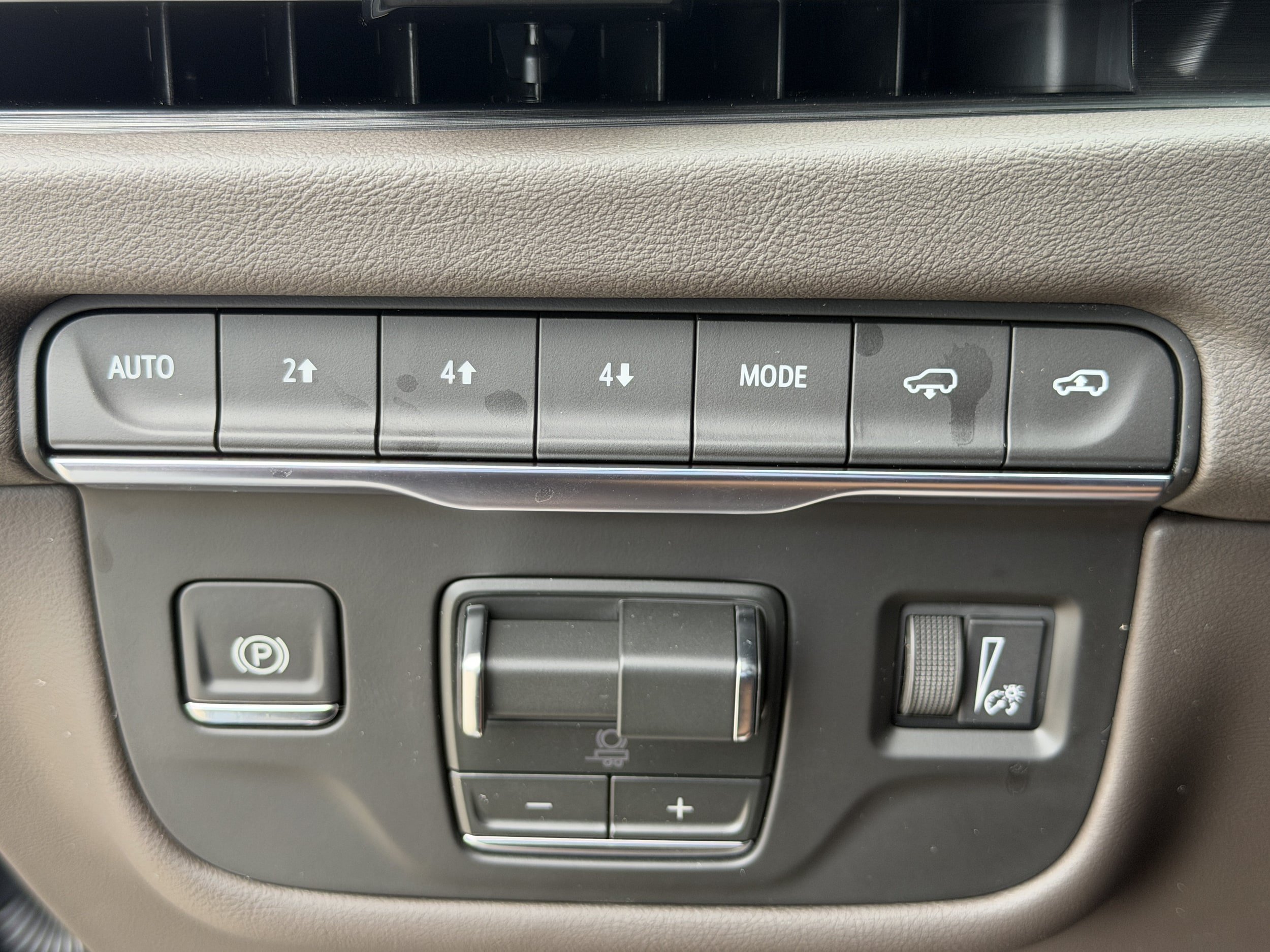 New 2026 Cadillac Escalade Luxury w/ LPO, Radiant Package AWD/4WD image 26