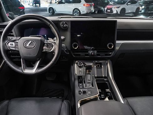 Used 2025 Lexus GX 550 w/ Cold Area Package AWD/4WD image 12
