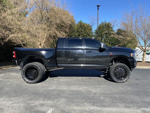 Used 2024 RAM 3500 Laramie w/ Night Edition image 10