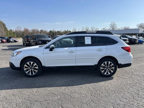 Used 2016 Subaru Outback 2.5i Limited AWD/4WD image 7