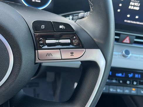 Certified 2024 Hyundai Elantra Limited image 26