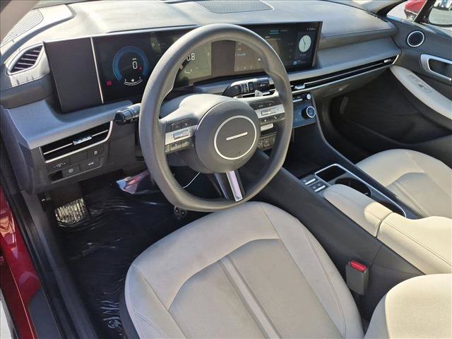 Used 2025 Hyundai Sonata SEL FWD image 10