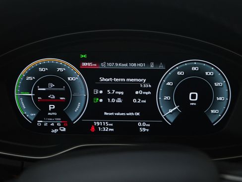 Used 2023 Audi Q5 e Prestige w/ Prestige Package image 27