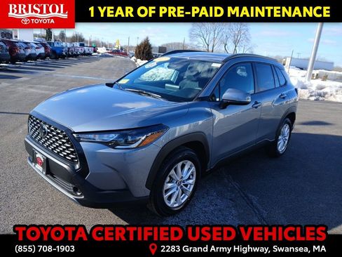 Certified 2023 Toyota Corolla Cross LE w/ Moonroof Package image 3