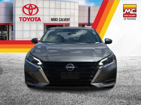 Used 2025 Nissan Altima 2.5 SV FWD image 8