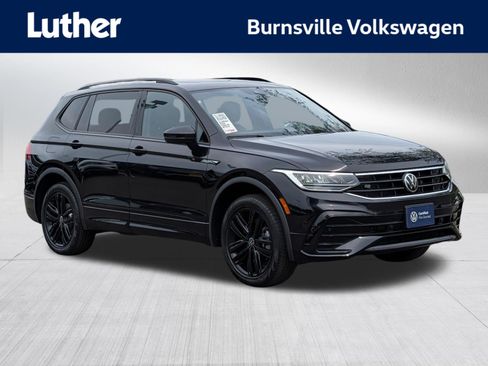 Used 2022 Volkswagen Tiguan SE R-Line AWD/4WD image 1