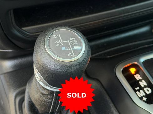 Used 2025 Jeep Wrangler Unlimited Sahara AWD/4WD image 22