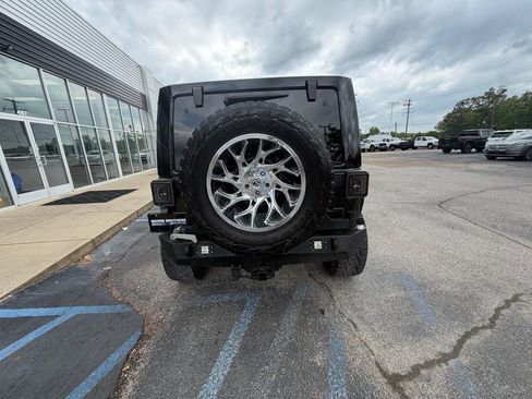 Used 2014 Jeep Wrangler Unlimited Sahara w/ Max Tow Package AWD/4WD image 7