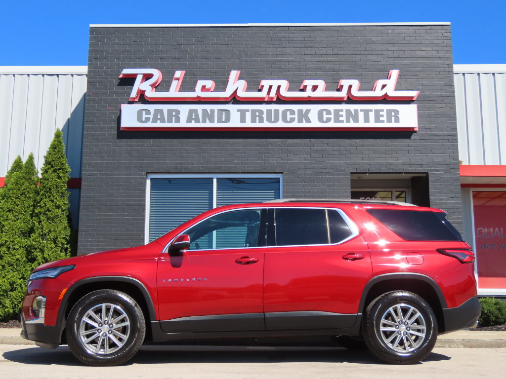Used 2023 Chevrolet Traverse LT w/ LPO, Floor Liner Package AWD/4WD image 9