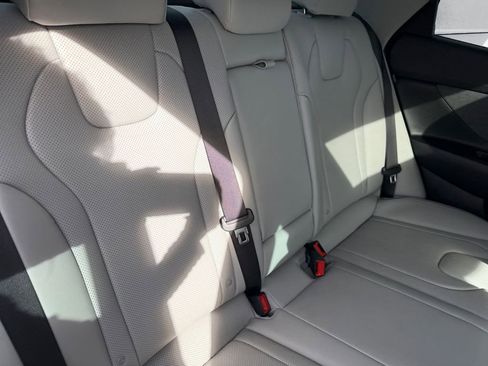 Used 2024 Hyundai Elantra Limited image 16