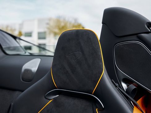 Used 2025 McLaren Artura Spider image 45