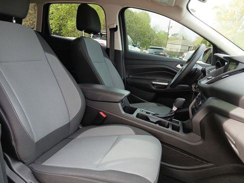 Used 2017 Ford Escape SE w/ Equipment Group 201A image 17