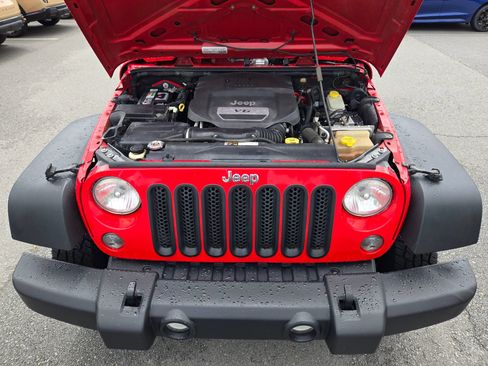 Used 2015 Jeep Wrangler Unlimited Sport w/ Quick Order Package 24S AWD/4WD image 19