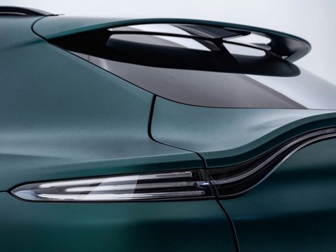 Used 2022 Aston Martin DBX image 13