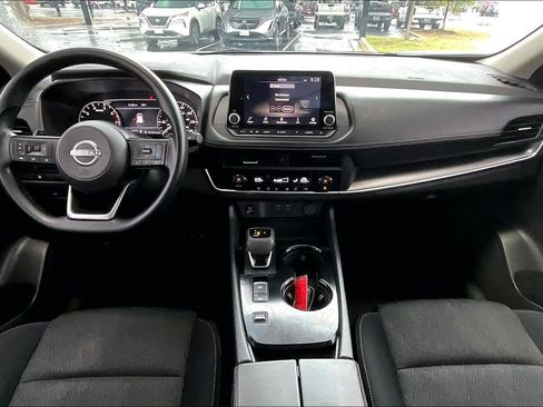 Used 2024 Nissan Rogue SV image 16