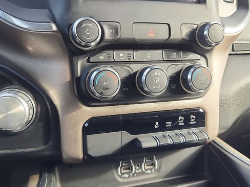 Used 2021 RAM 1500 Laramie image 31