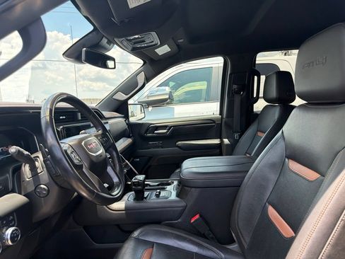 Used 2023 GMC Sierra 1500 AT4 w/ AT4 Premium Package AWD/4WD image 8