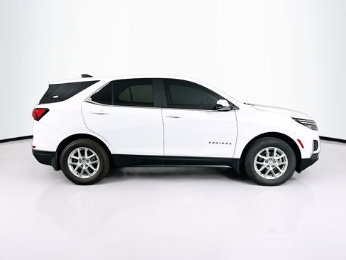 Used 2023 Chevrolet Equinox LT w/ LPO, Floor Liner Package AWD/4WD image 10