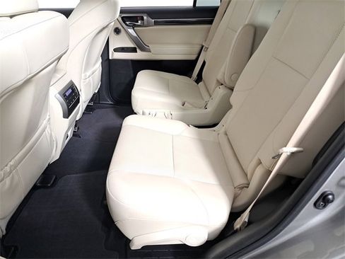 Used 2023 Lexus GX 460 Premium image 12