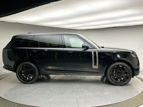 New 2026 Land Rover Range Rover Long Wheelbase SE AWD/4WD image 12