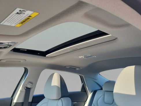 New 2026 Hyundai Elantra Limited FWD image 18