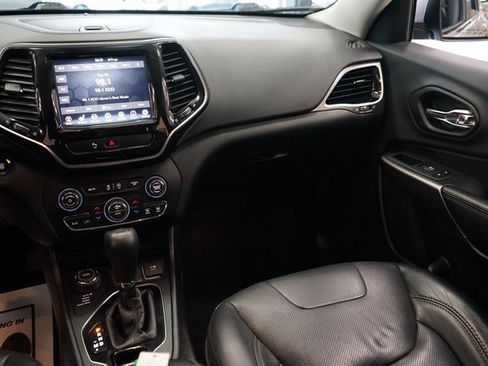 Used 2019 Jeep Cherokee Limited image 10