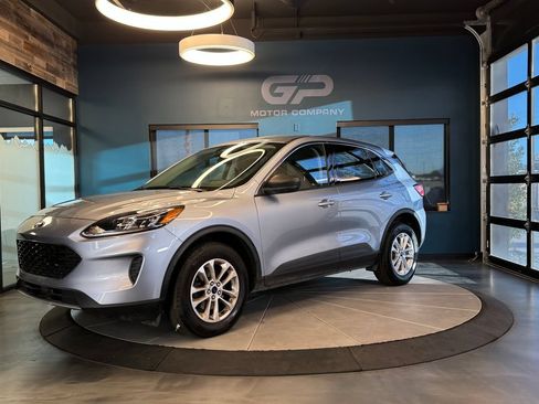 Used 2022 Ford Escape SE w/ Cold Weather Package AWD/4WD image 7