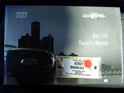 Used 2022 Chevrolet Bolt EUV Premier w/ Sun & Sound Package image 24