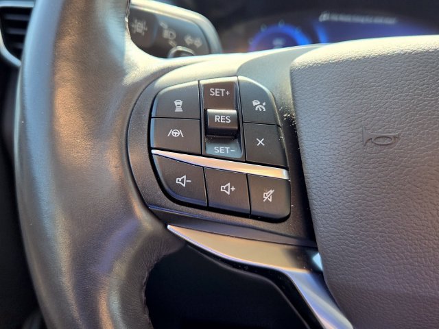 Used 2020 Ford Explorer Platinum w/ Premium Technology Package AWD/4WD image 26
