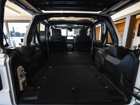 New 2025 Jeep Wrangler Unlimited Rubicon 392 image 15