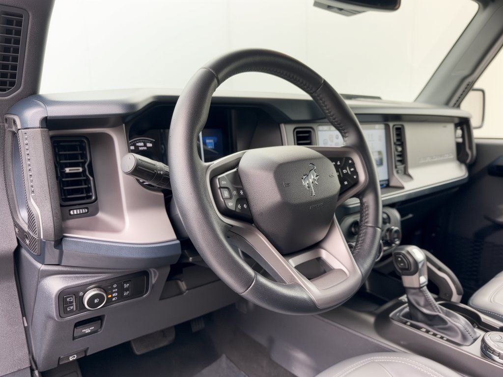 Used 2023 Ford Bronco Outer Banks AWD/4WD image 4