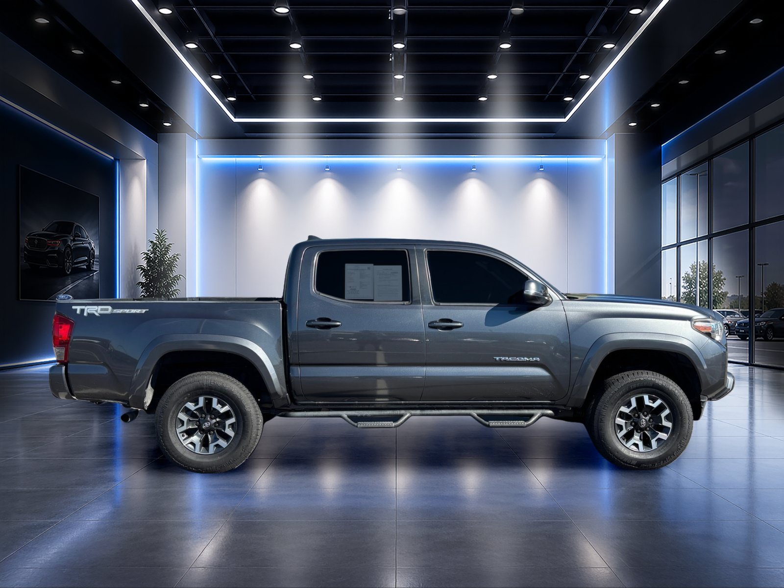 Used 2017 Toyota Tacoma TRD Sport RWD image 3