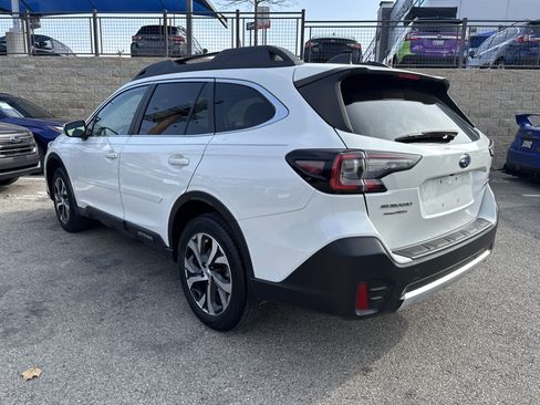 Certified 2022 Subaru Outback Limited image 5