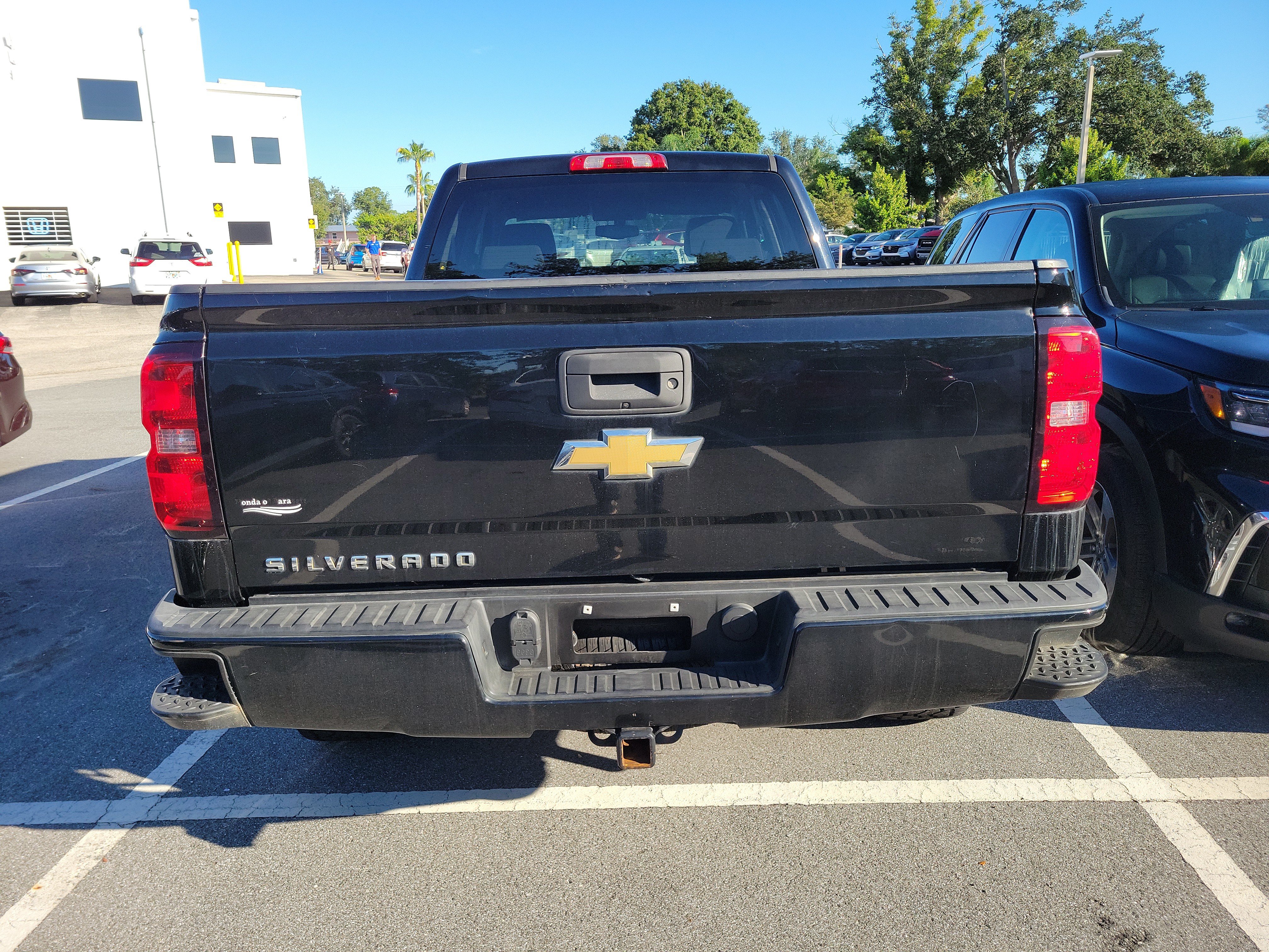 Used 2018 Chevrolet Silverado 1500 Custom w/ Custom Value Package RWD image 9