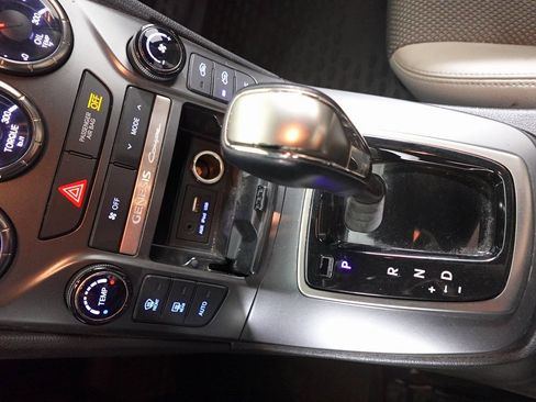 Used 2016 Hyundai Genesis 3.8 image 17