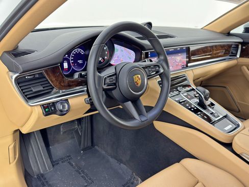 Used 2021 Porsche Panamera w/ Premium Package image 14