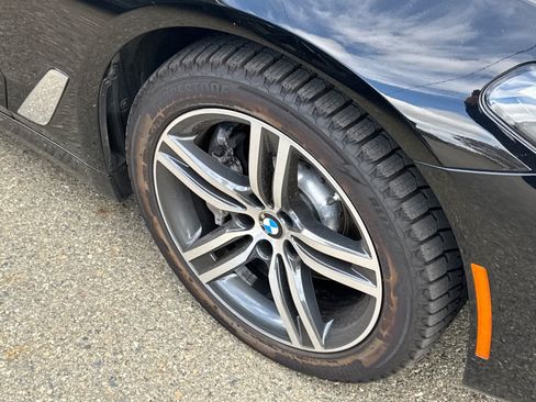 Used 2021 BMW 530i xDrive w/ Premium Package AWD/4WD image 12
