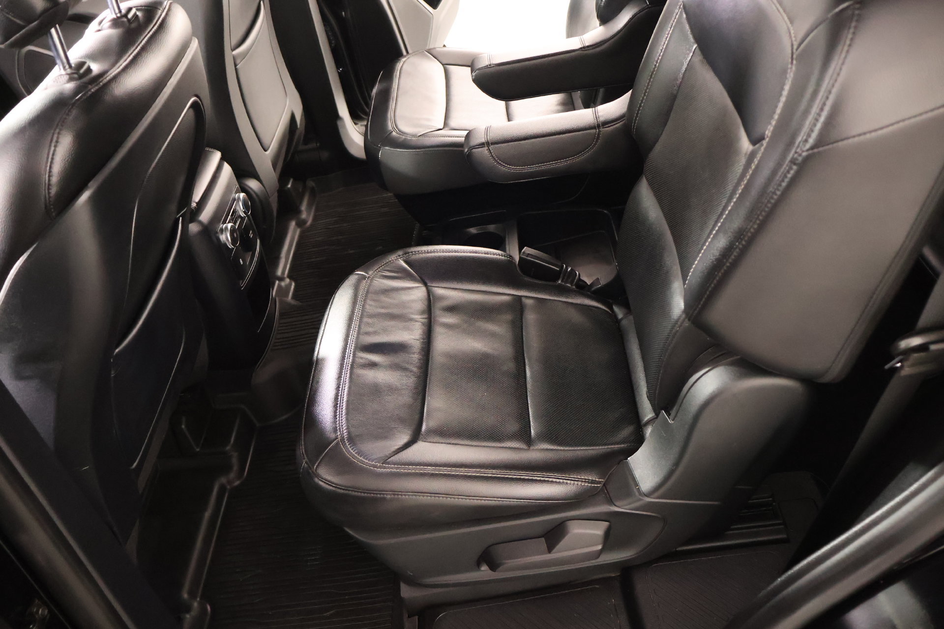 Used 2020 Ford Explorer Limited RWD image 13