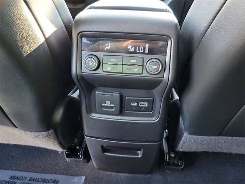 Used 2020 GMC Acadia SLT w/ Premium Package image 21