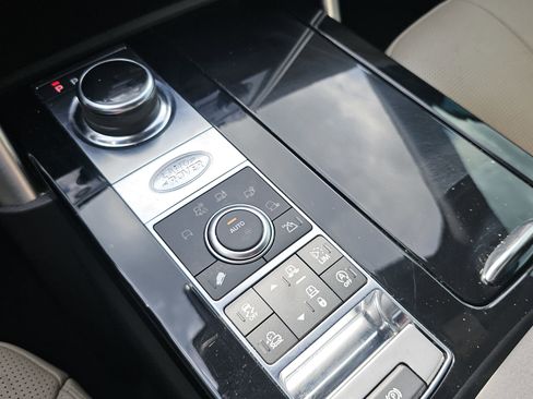 Used 2018 Land Rover Discovery HSE image 39