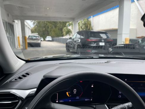 Used 2025 Chevrolet TrailBlazer LT image 34