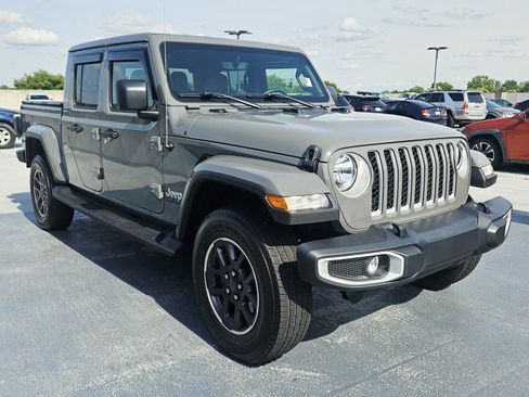 Used 2022 Jeep Gladiator Overland w/ Popular Equipment Package AWD/4WD image 7