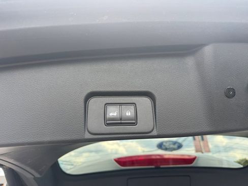 Used 2024 Nissan Rogue SV AWD/4WD image 28