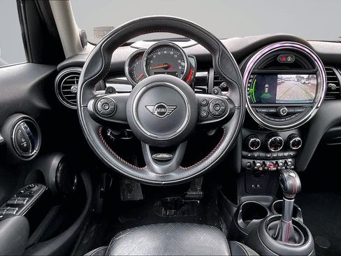 Used 2019 MINI Cooper S image 5