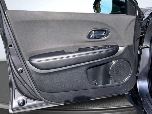 Used 2020 Honda HR-V EX image 19
