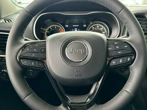 New 2023 Jeep Cherokee Altitude Lux image 24