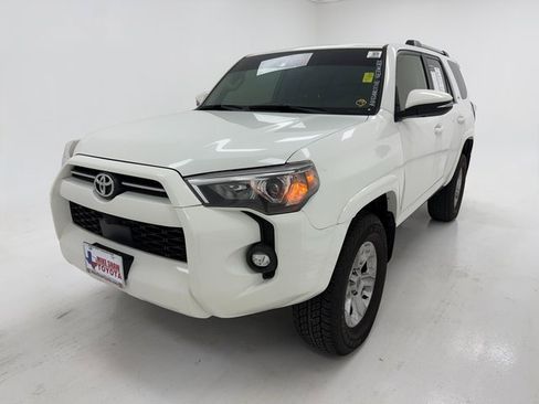 Used 2024 Toyota 4Runner SR5 Premium image 4