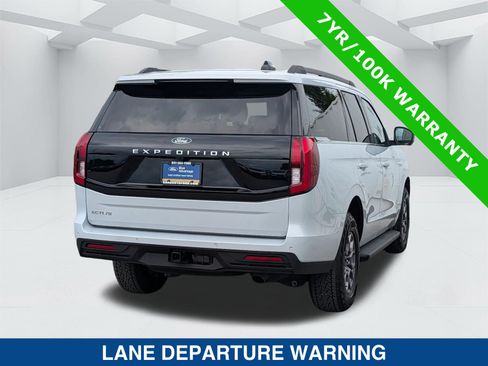 Certified 2025 Ford Expedition Active AWD/4WD image 5