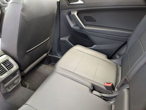 Used 2019 Volkswagen Tiguan SEL FWD image 34