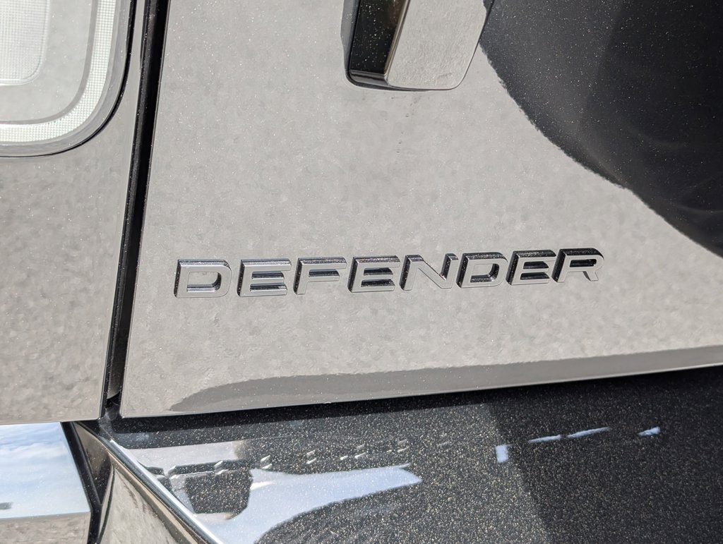 New 2026 Land Rover Defender 110 V8 AWD/4WD image 35